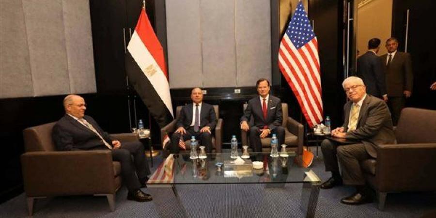 وزير النقل يبحث مع نائب مساعد وزير التجارة الأمريكي تعزيز التعاون المشترك