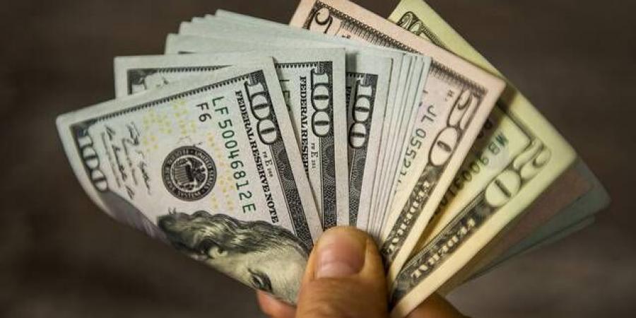 الدولار يرتفع مع ترقب التضخم وكلمة وارش واضطرابات سوق السندات