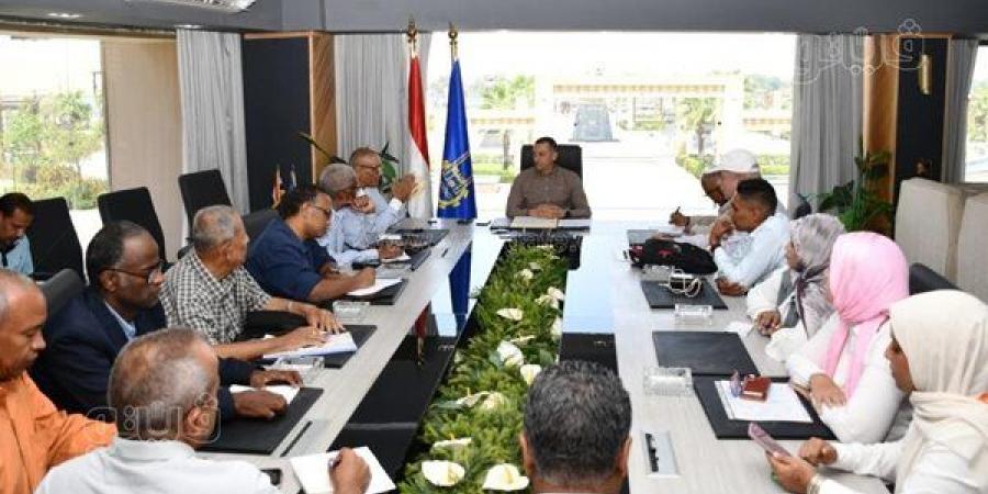 خلال لقائه بالصحفيين والإعلاميين، محافظ أسوان يؤكد على العمل بخطط مدروسة لاقتحام التحديات (صور)