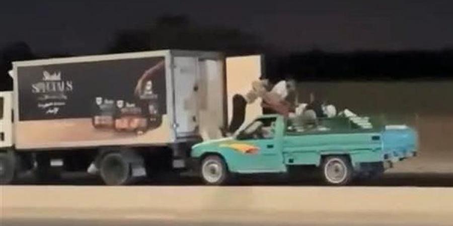 أخبار الحوادث اليوم: الداخلية تكشف تفاصيل سقوط عصابة سرقة محتويات سيارات النقل.. سيدة تفتعل أزمة تجارة في المخدرات للانتقام من جارتها بالمنيا