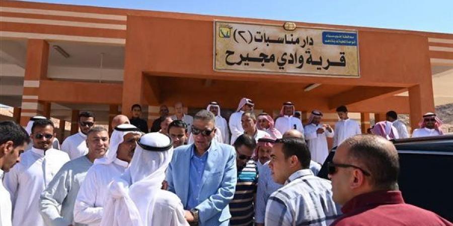 محافظ جنوب سيناء يبحث مع مشايخ وعواقل دهب مطالب المواطنين وخطة تطوير المدينة