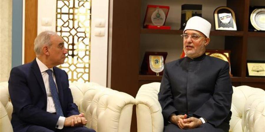 مفتي الجمهورية يستقبل السفير علاء يوسف لبحث تعزيز التعاون في مجال الوعي المجتمعي