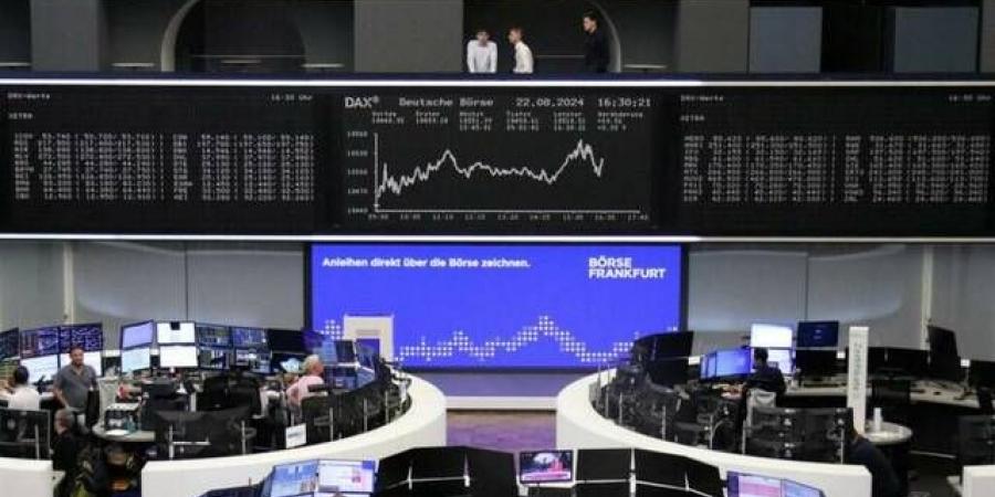 الأسهم الأوروبية تستقر قرب أدنى مستوياتها في شهر