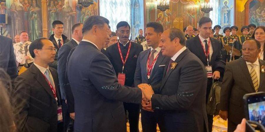 السيسي وشي يتفقان على تعزيز التعاون الدولي ودعم قضايا الدول النامية