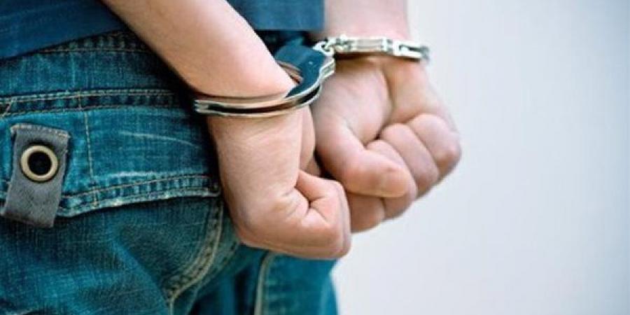 200 شريط أقراص مخدرة ومطواة.. سقوط عاطل بتهمة الاتجار في المخدرات بالجيزة
