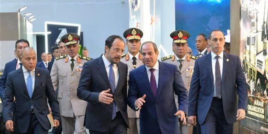 6 صور ترصد افتتاح السيسي للنسخة الثانية من معرض العلمين الدولي للطيران والفضاء