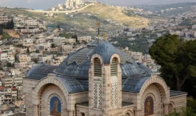 القدس: الاحتلال يقتحم بلدتى أبو ديس وعناتا